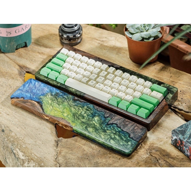 Vỏ bàn phím + kê tay theo bộ.Case keyboard + Wrist Rest