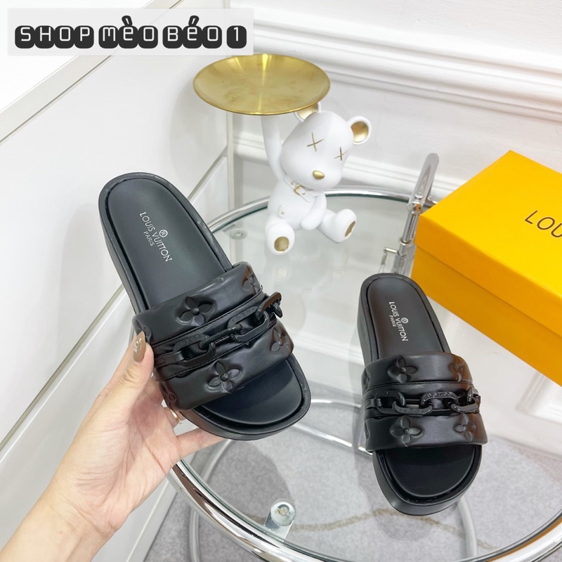 Dép lv hoạ tiết chìm quai xích ngang đế cao fullbox