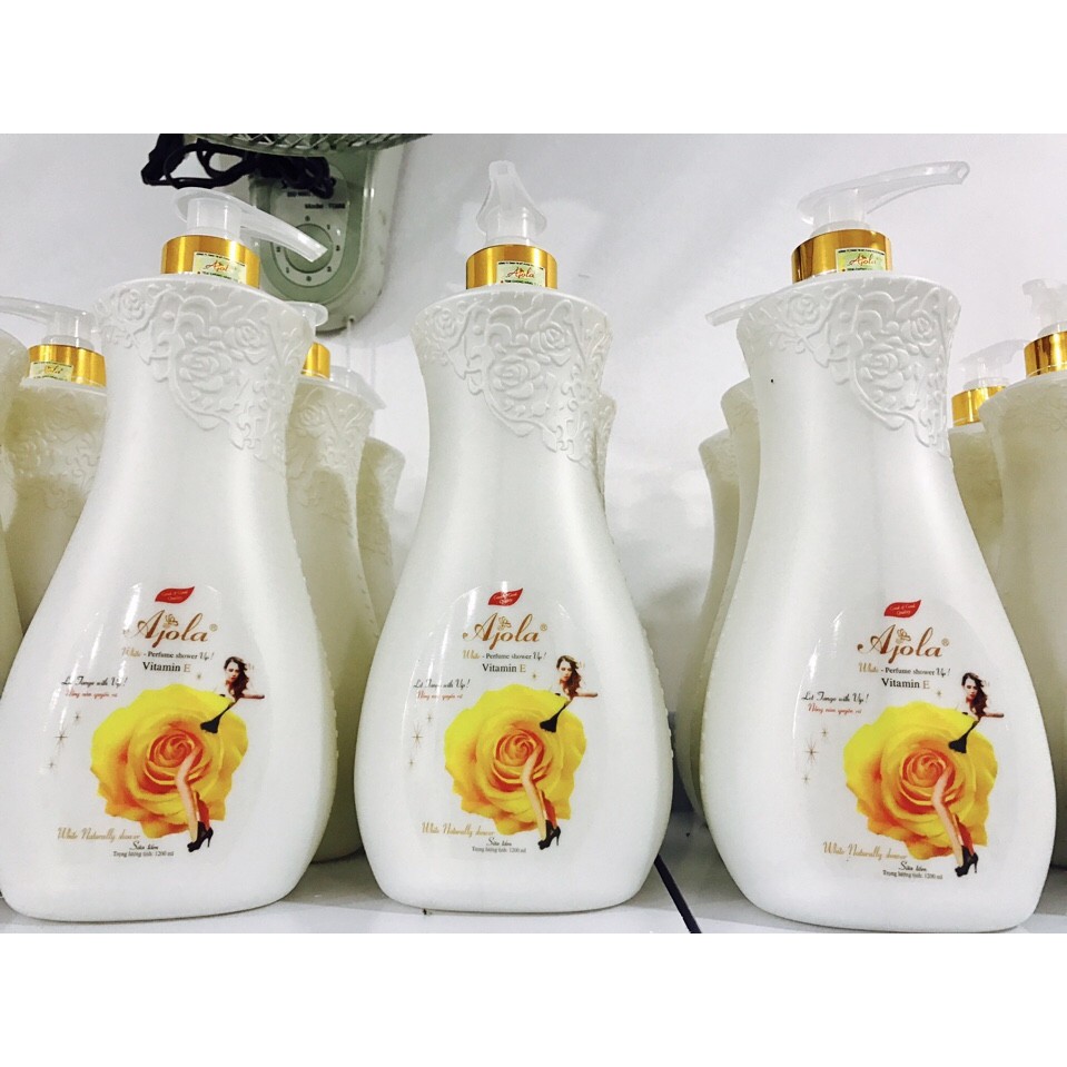 Sữa Tắm Trắng Da Ajola White Naturally Shower Vitamin E Hương Nước Hoa Hồng 1200ml | BigBuy360 - bigbuy360.vn