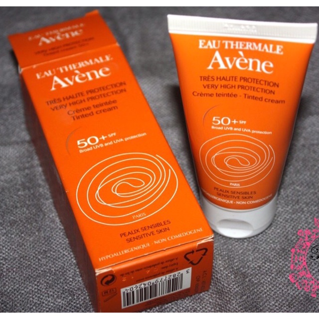 Kem Chống Nắng EAU THERMALE Avène Very High Protection SPF 50+ hộp 50ml của Pháp