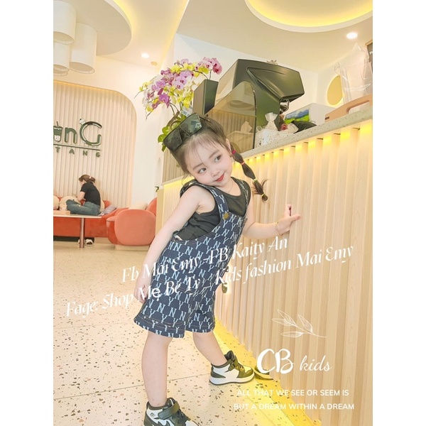 Set NY yếm bò + áo 3 lỗ cho bé gái