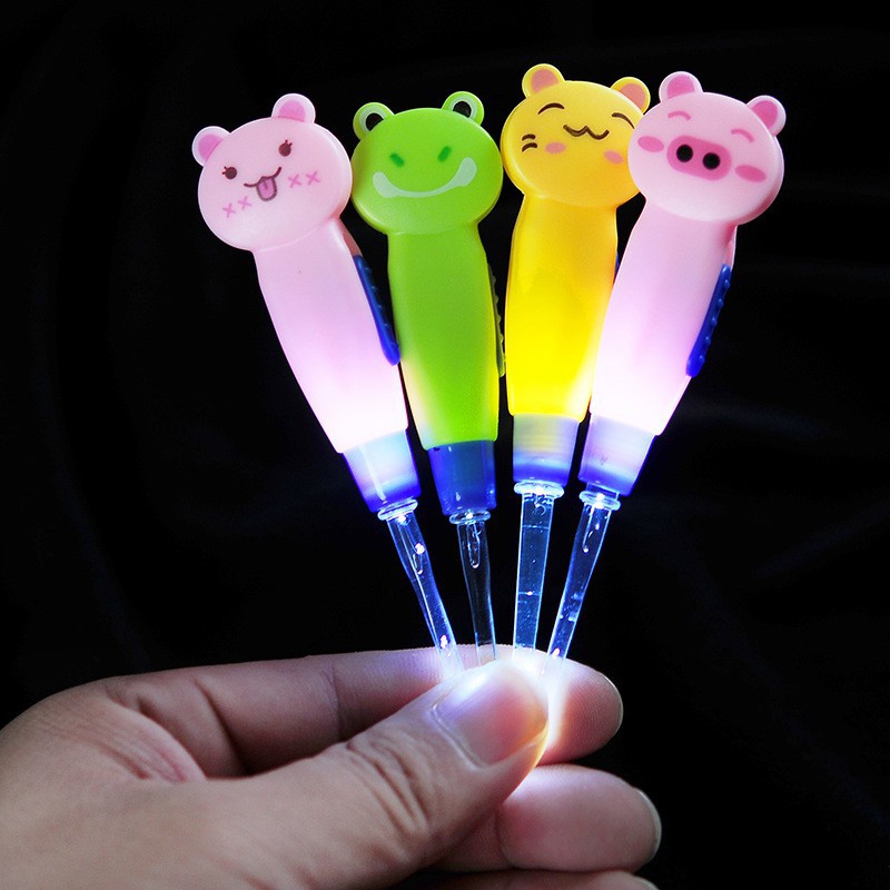 Dụng cụ lấy ráy tai có đèn LED kiểu dáng dễ thương tiện dụng cho trẻ em