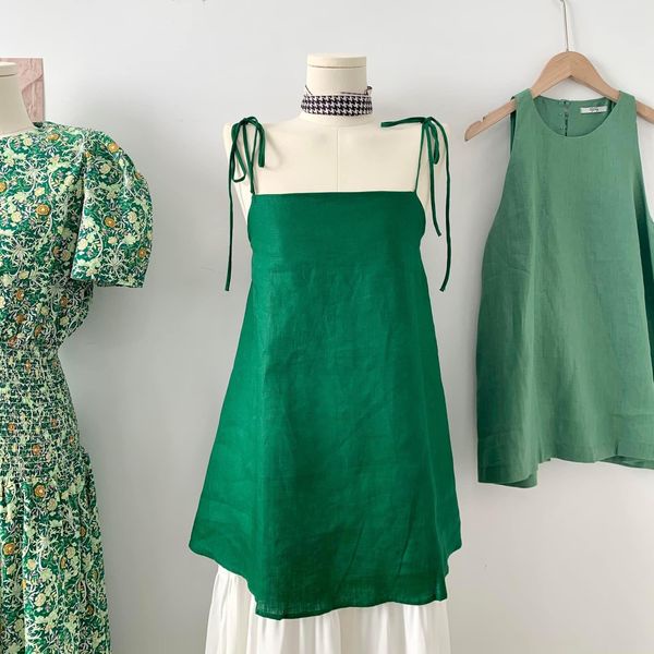 Áo 2 dây hở lưng Ivy Top shop tự chụp