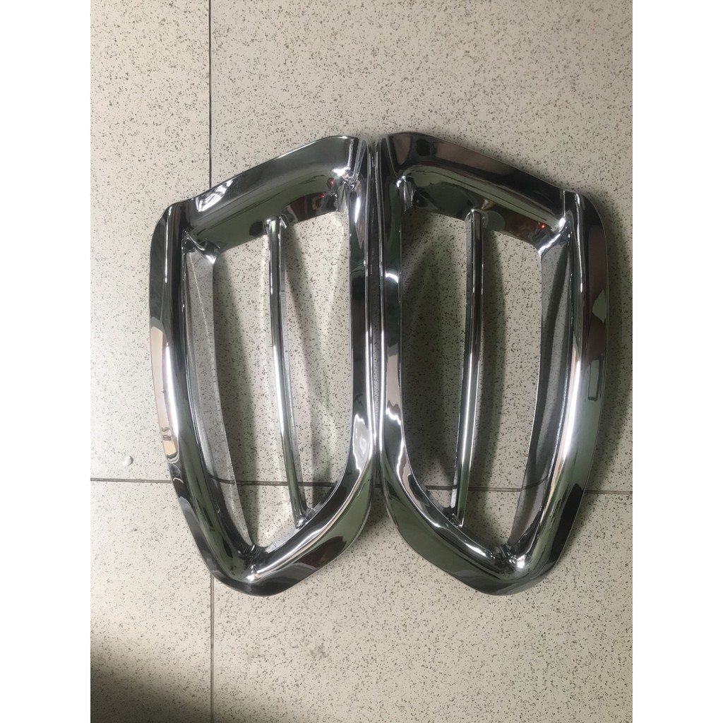 Bộ ốp viền đèn gầm xe Innova 2006-2008