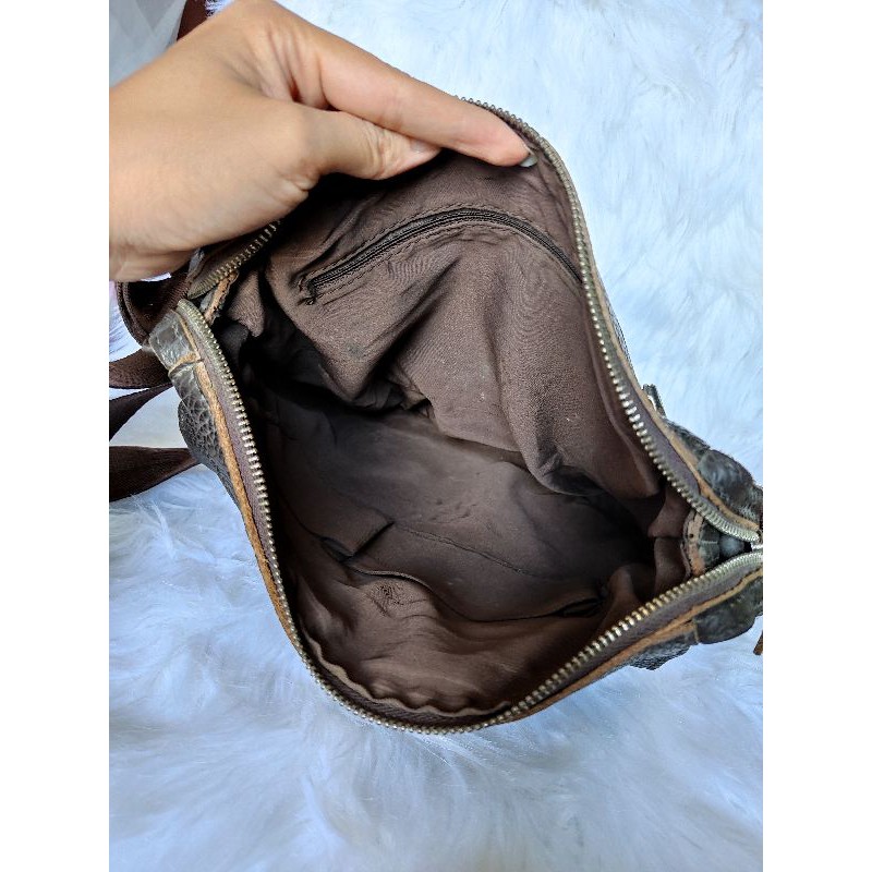 Túi đeo chéo da bò