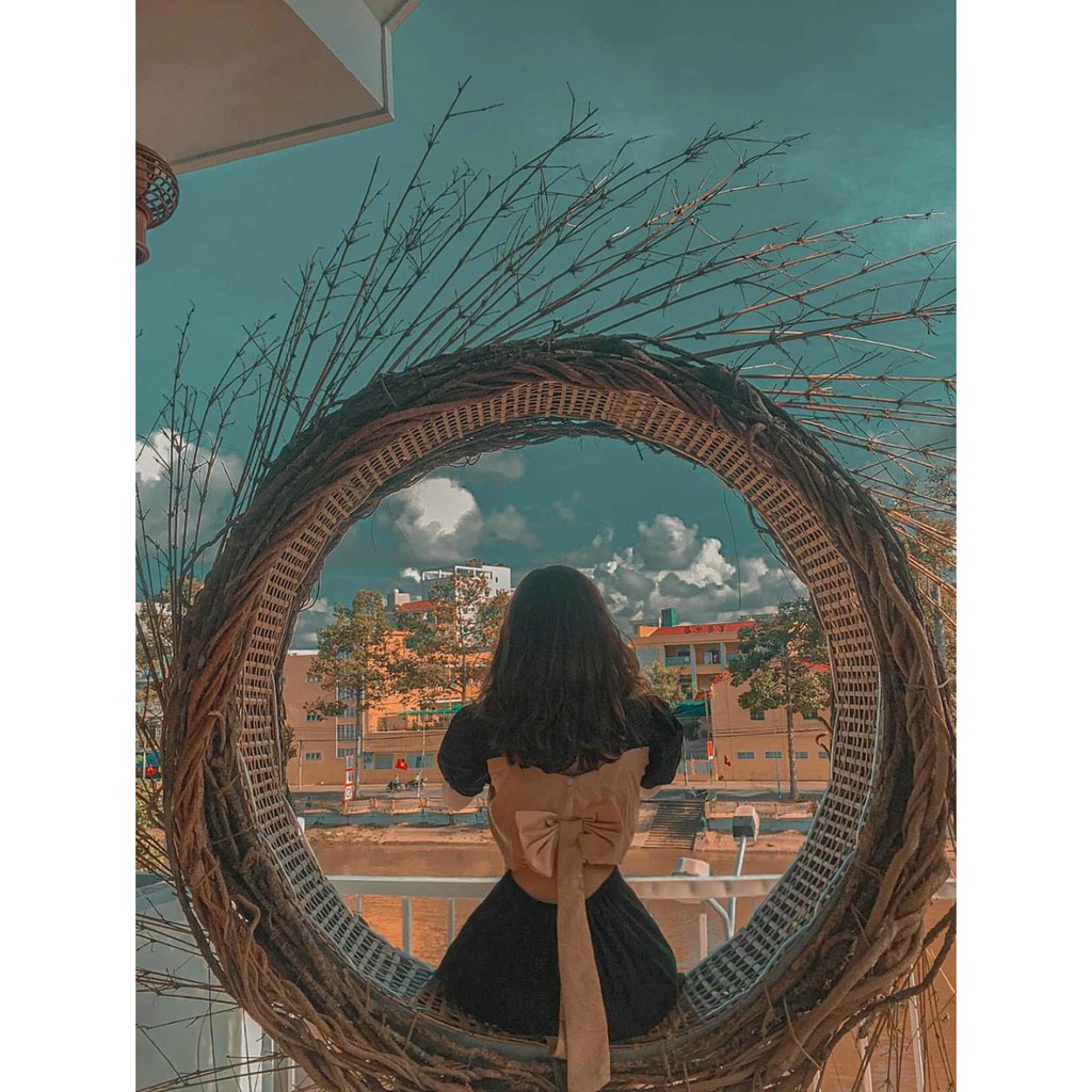 Đầm nữ dáng xòe cổ vuông phối nơ sau lưng