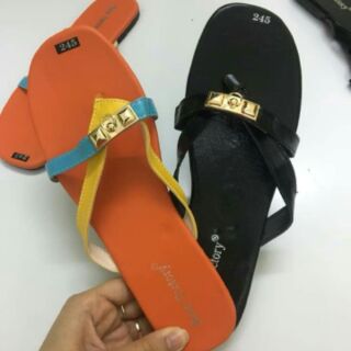 Dép xỏ ngón siêu hót