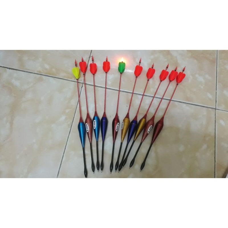 Phao câu lục đầu cần hai trong một kèm pin (ngày và đêm) phù hợp với vị trí câu nước sâu