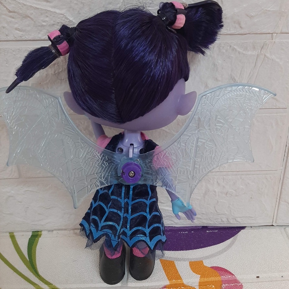 Búp Bê Ma Cà Rồng 30 cm Vampirina Singing 12 inch Doll Disney Junior