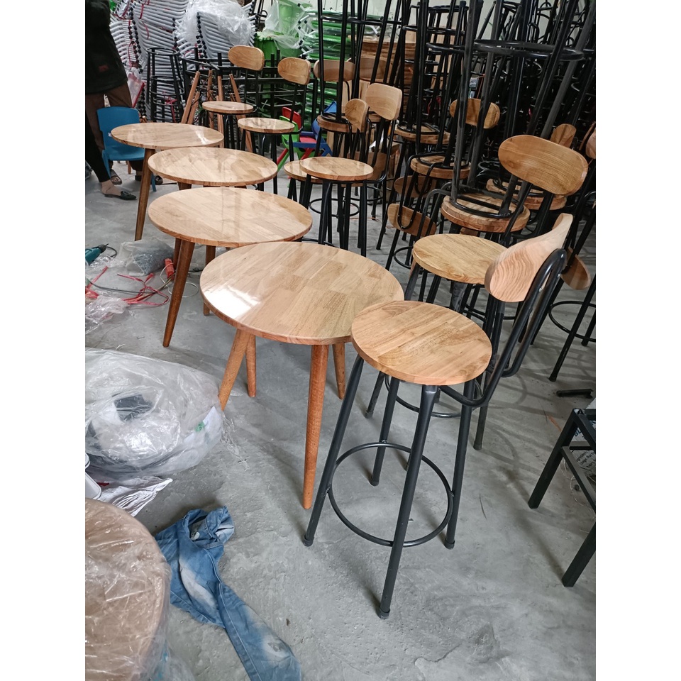 Bàn tròn, bàn cafe, bàn sofa mặt gỗ cao su 3 chân Gem Decor