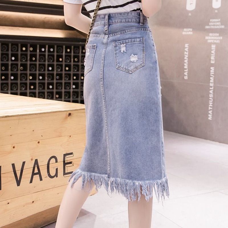 Chân Váy Denim Lưng Cao Hoạ Tiết Hoa Thêu Thiết Kế Xẻ Độc Đáo