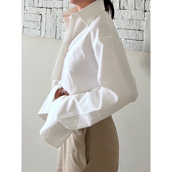 𝐀𝐌𝐄𝐄 𝐓𝐎𝐏 - Sơ Mi Crop Top Xé Lai ( ảnh chính chủ )