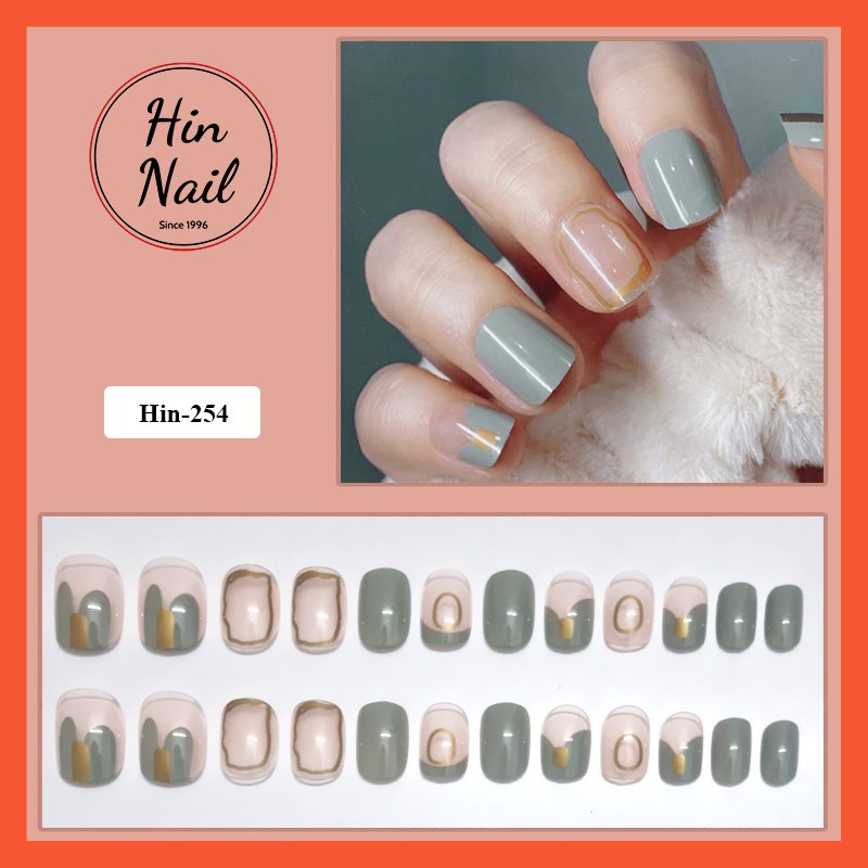 Móng tay giả Hin Nail form ngắn màu xám họa tiết bắt mắt