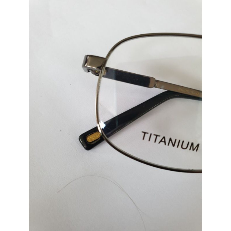 Gọng kính titanium Nikon 8829 của japan
