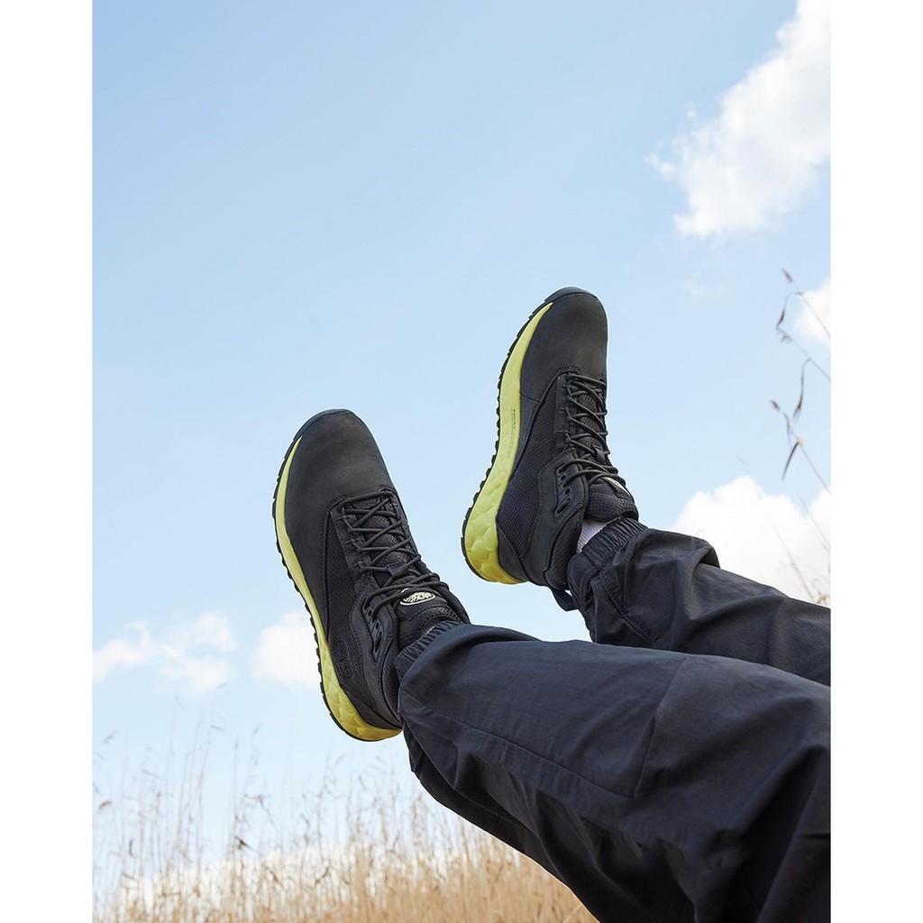 Giày Thể Thao Nam Solar Wave Leather/Fabric Mid Hiker Boots Màu Đen Timberland TB0A2BBF04