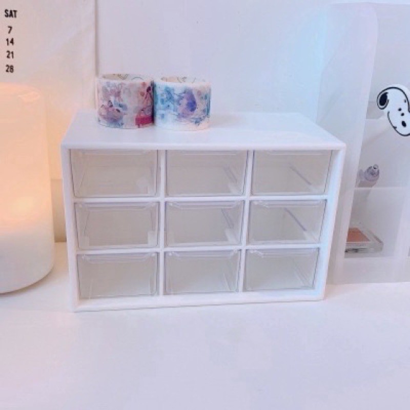 Hộp đựng 9 ngăn tặng sticker xinh xắn