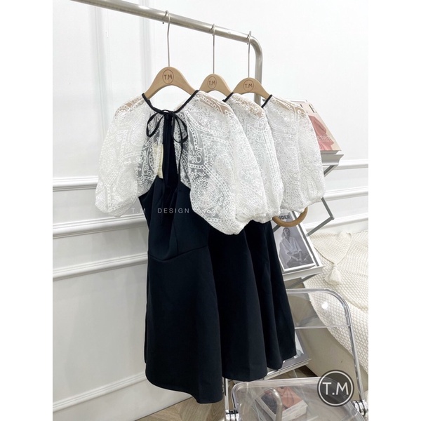 Váy Cổ Vuông Tay Phồng Phối Ren