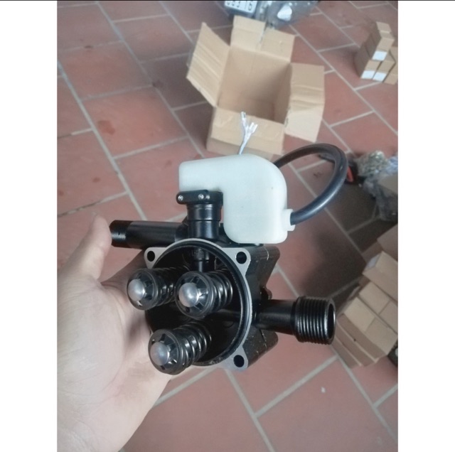 Đầu bơm Thay thế máy rửa xe mini Máy xịt Nước áp lực cao , loại Thông Dụng