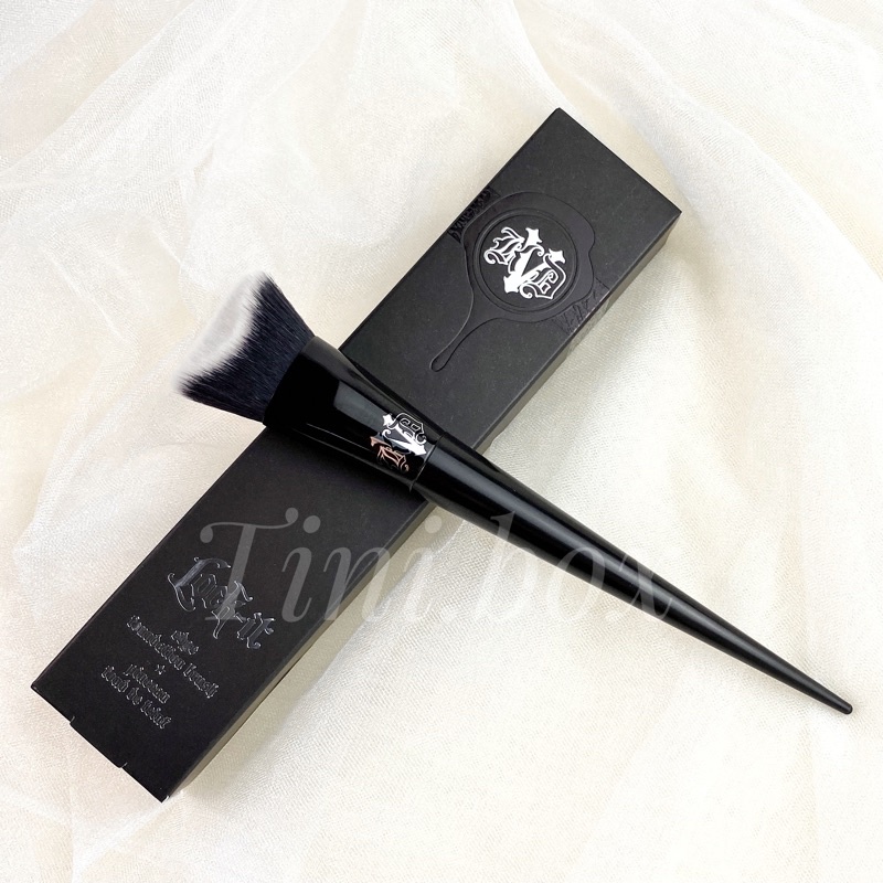 Cọ tán kem nền Kat Von D10 vát hai mặt