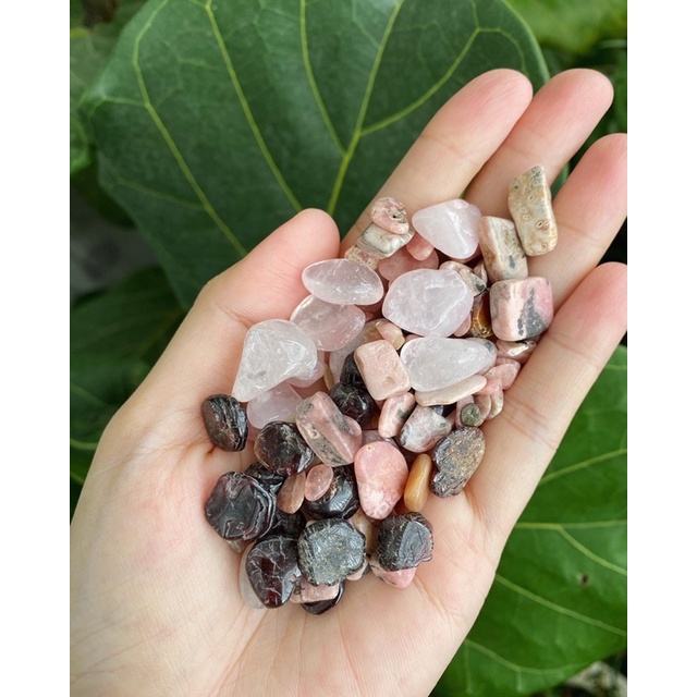 1v Vụn đá thiên nhiên nhiều màu trang trí -  one mini piece natural crystals