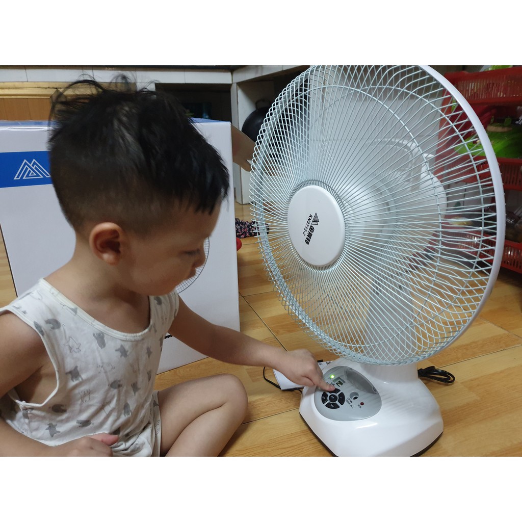 Quạt Tích điện 5 cánh siêu mát - Pin dùng liên tục 24 giờ. Bảo hành 12 tháng!