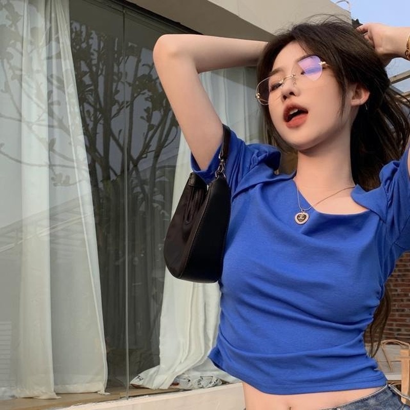 Áo Thun Tay Ngắn Màu Xanh Dương Thiết Kế Không Đồng Đều Cao Cấp Thời Trang