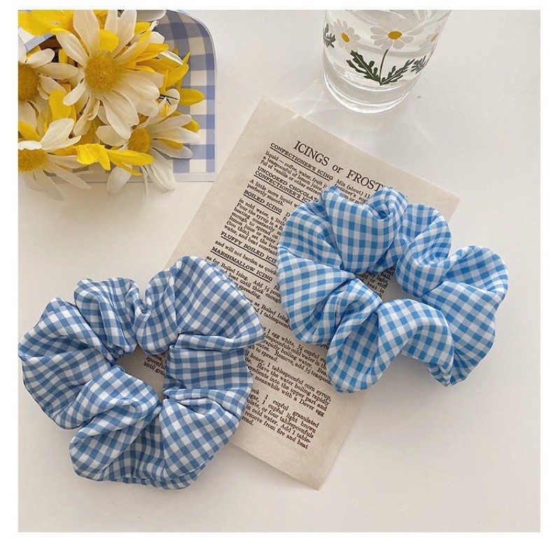 Cột tóc scrunchies tone xanh dương đáng yêu