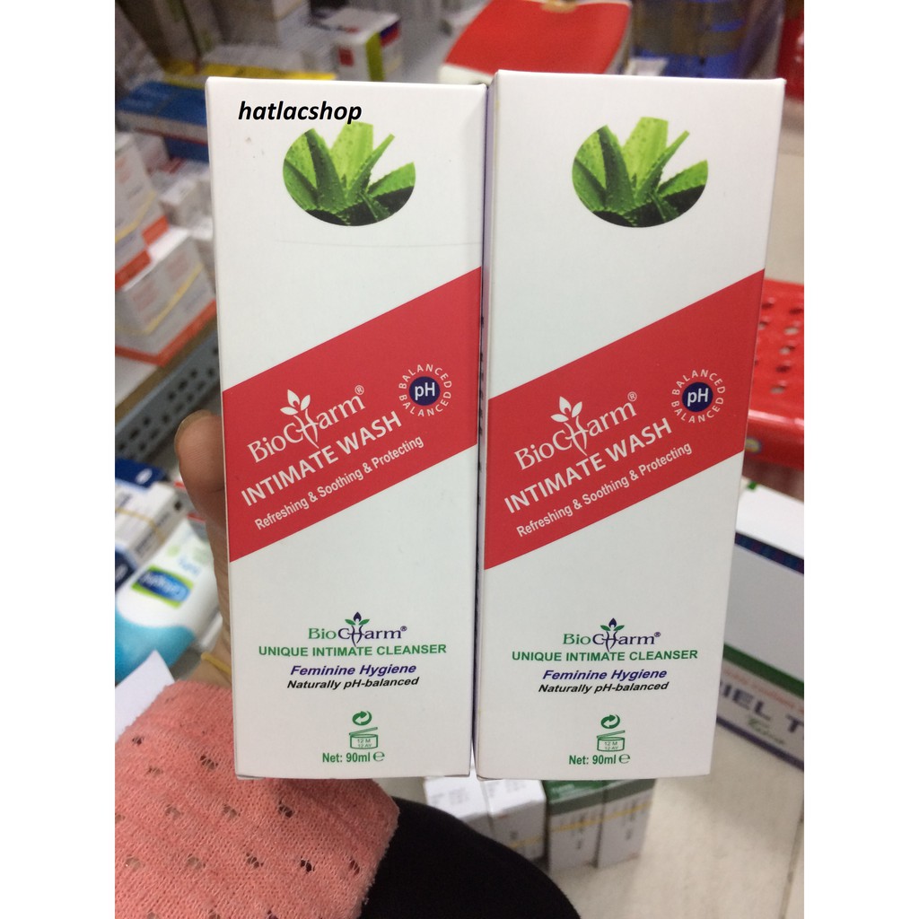 Dung dịch vệ sinh phụ nữ Biocharm