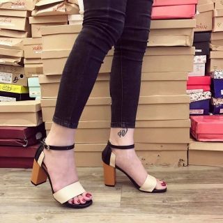 giày gót vuông 7 phân da lộn quai chéo