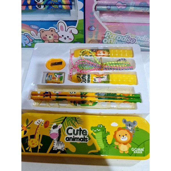 HỘP DỤNG CỤ HỌC TẬP CHO BÉ CÓ HỘP VIẾT VÀ DÂY NHẢY MÃ GGMM-238