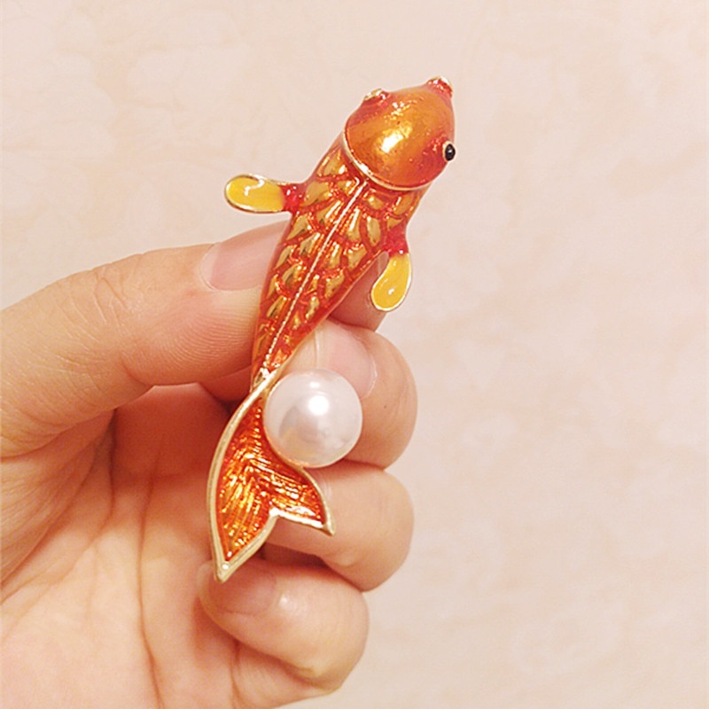 Ghim cài áo hình cá vàng đỏ ngộ nghĩnh