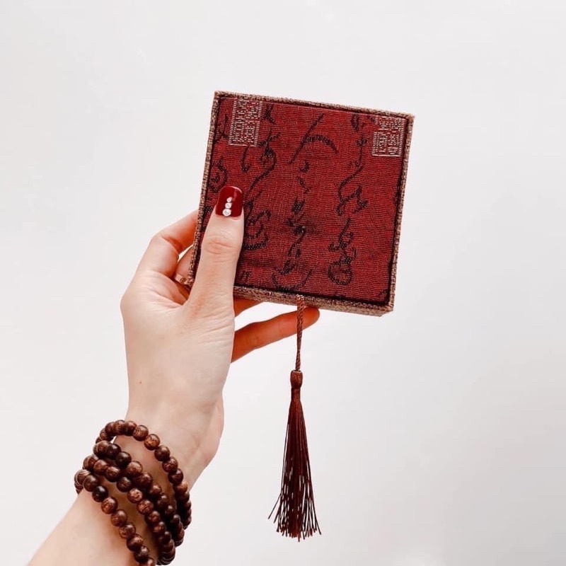Vòng tay trầm hương, VỪA THƠM VỪA TỐT, hàng có hộp như hình