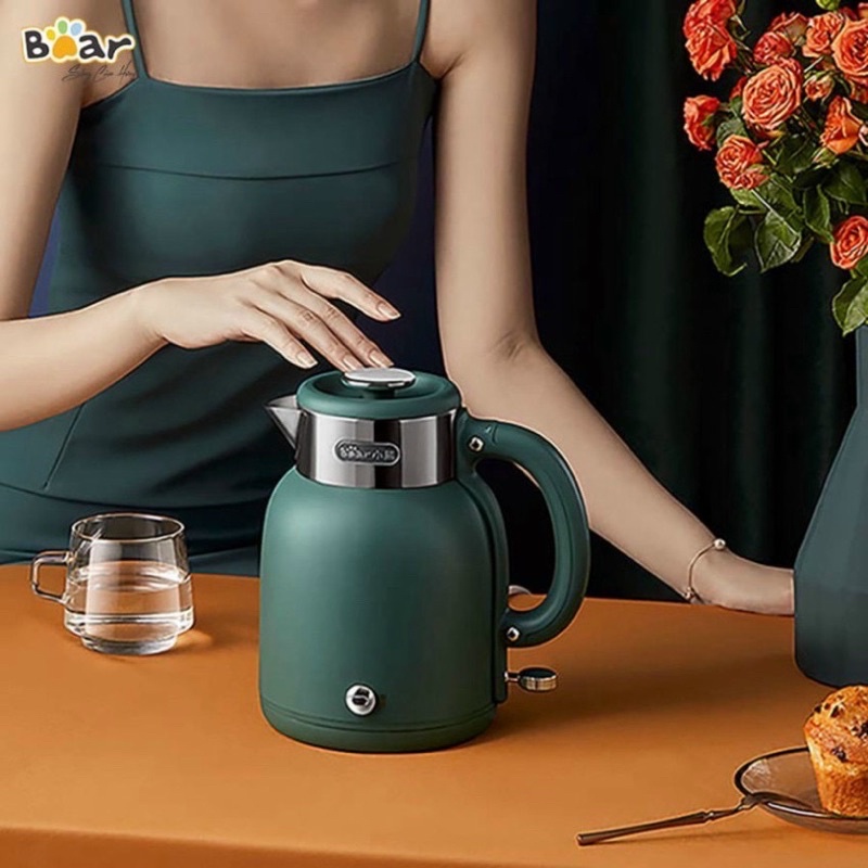 Ấm siêu tốc Bear ZDH-C15C1 sở hữu thiết kế sang trọng, thông minh công suất 1500W