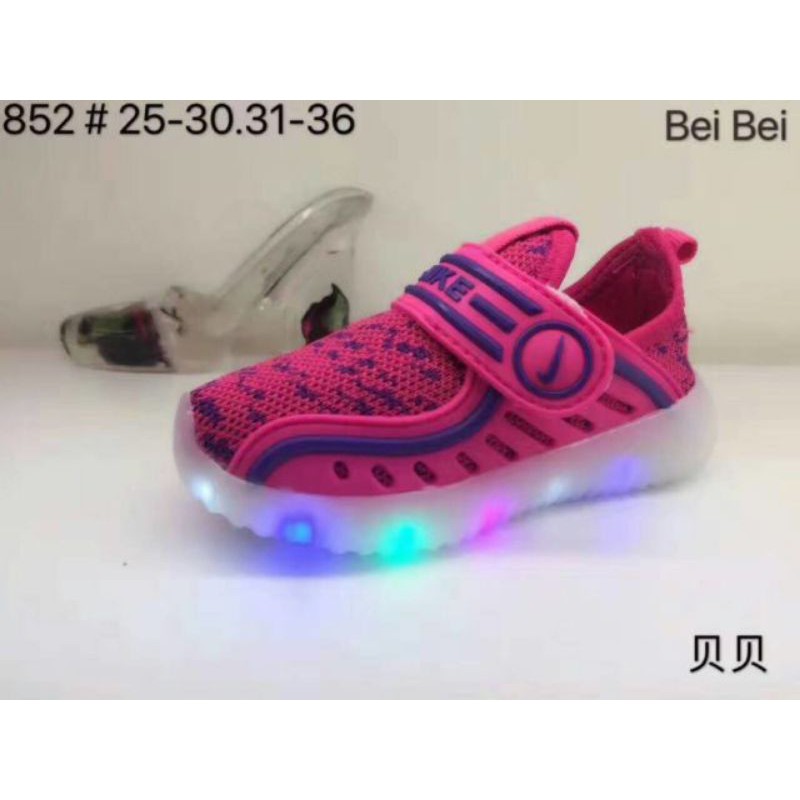 Giày Thể Thao Nike Có Đèn Led Cho Bé