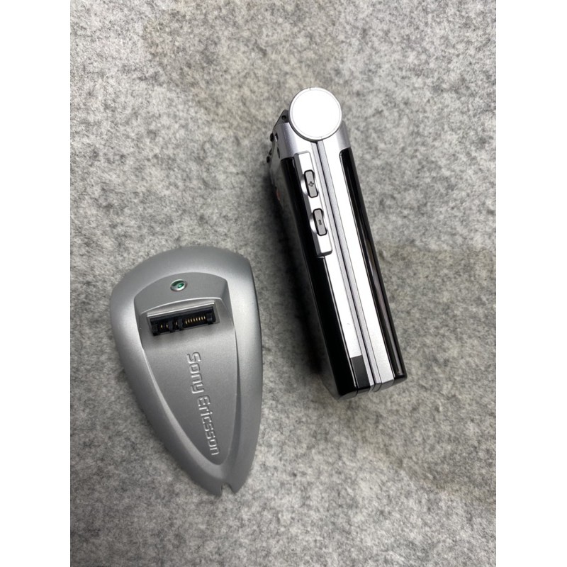 Điện thoại sony ericsson v800 - z800 - 802se Vodafone chính hãng