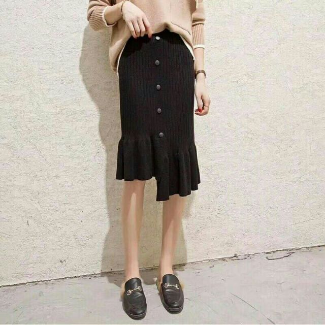 Chân váy len dáng dài đuôi cá lệch đính khuy QC | BigBuy360 - bigbuy360.vn