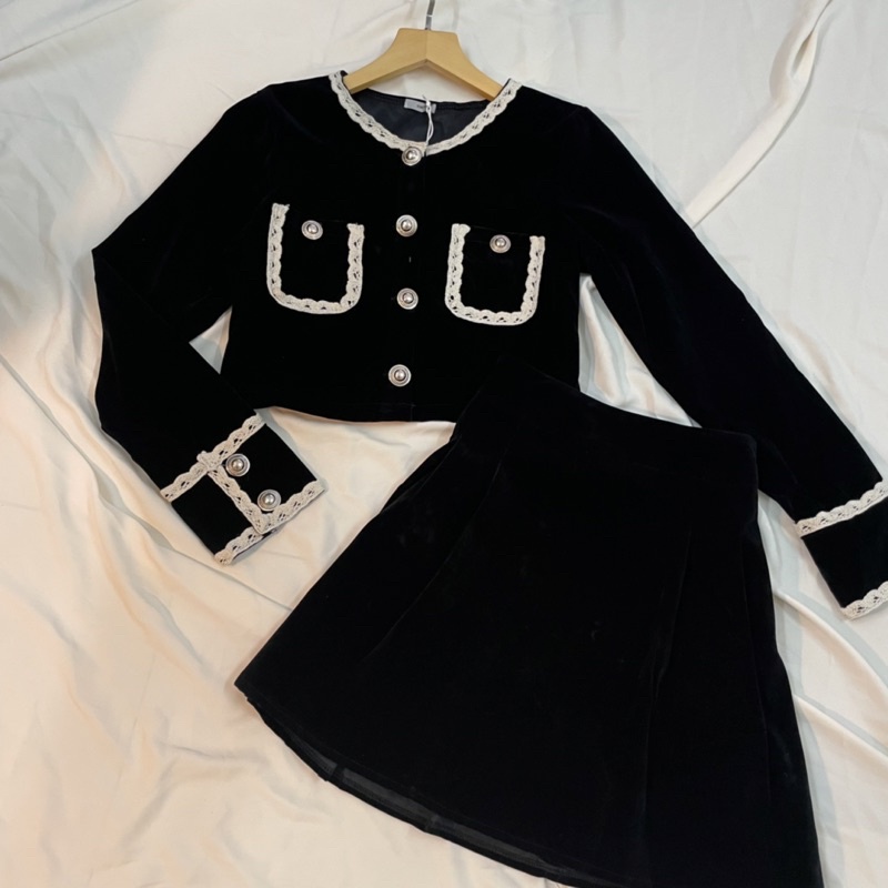 Sét Nhung Đen Áo Pha Ren Mix Chân Váy Xoè Siêu Xinh