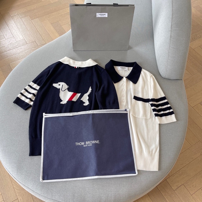 Áo len cổ bẻ tay lỡ sau lưng in hình chú chó thương hiệu Thom Brown cao cấp