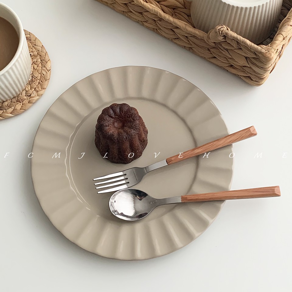 Muỗng/nĩa/dao chất liệu thép không gỉ với tay cầm giả gỗ thời trang Nhật Hàn độc đáo