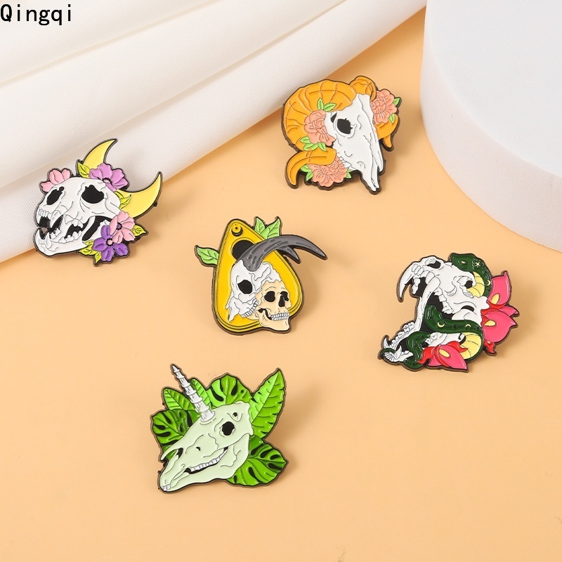 Ghim cài áo MISS ZOE hình đầu lâu phong cách gothic cá tính