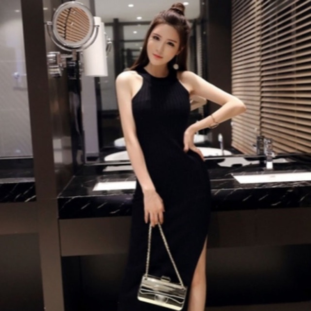 Váy thun gân cổ yếm xẻ đùi dáng dài