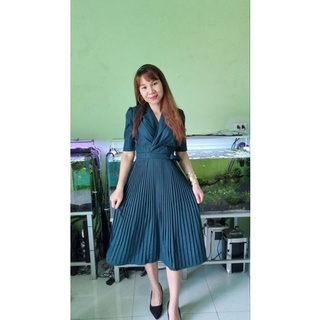 Đầm cổ vest siêu sang