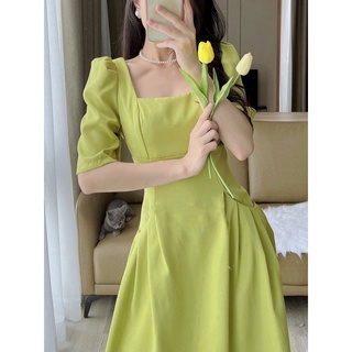 Váy cổ vuông chiết eo 2 túi