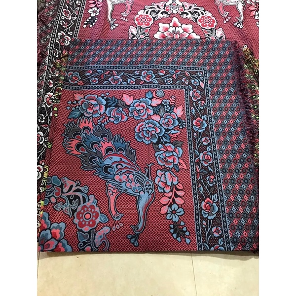 Thảm thổ cẩm họa tiết công, hoa lục bình 2m* 2m2