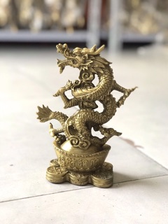 Rồng thỏi vàng