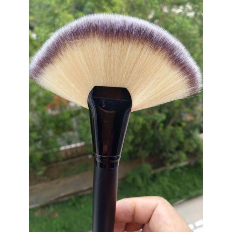 Chổi phủi bụi xoè quạt cán dài