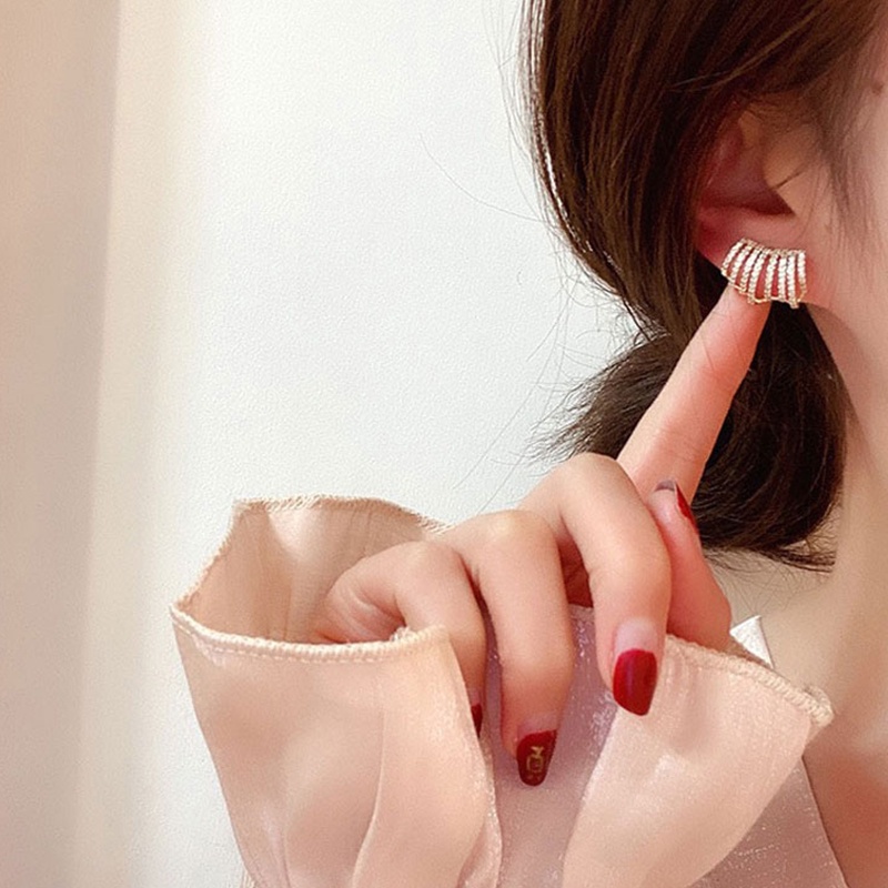 Đôi Khuyên Tai Đính Đá Thời Trang Cho Nữ