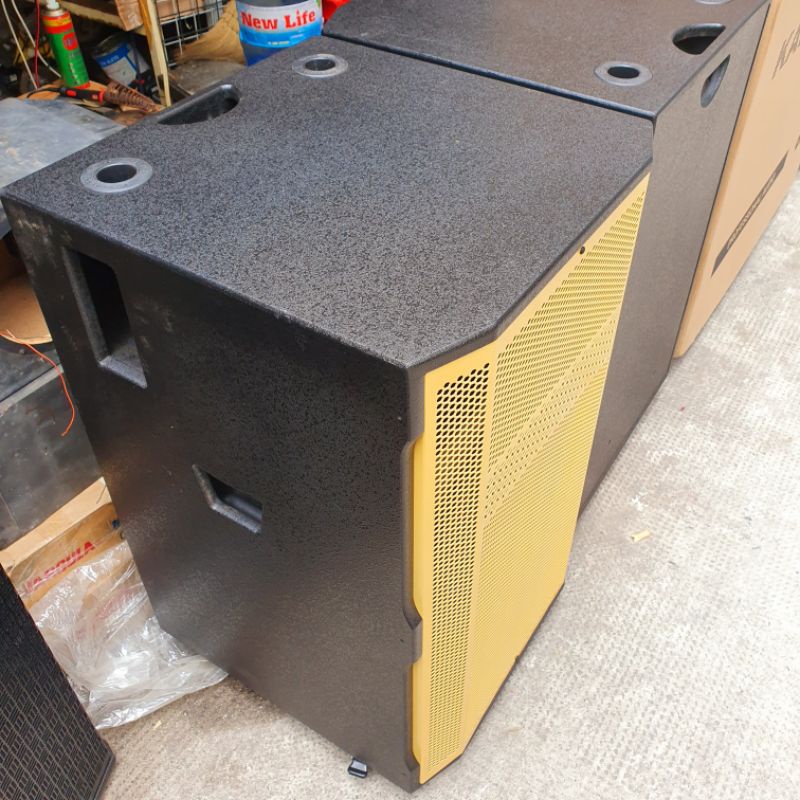 VỎ THÙNG LOA 4T 5T ĐƠN SƠN SẦN ĐẸP,  VÁN MDF 15MM ĐẰY ĐỦ PHỤ KIỆN LƯỚI HỌNG BÁNH XE KÍCH THƯỚC BO MẠCH 19×38