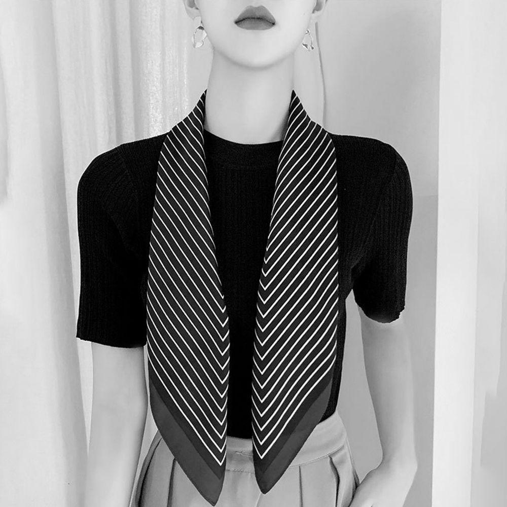 Khăn Quàng Cổ Hình Vuông Bằng Lụa In Chữ Phong Cách Pháp Cổ Điển VANES1