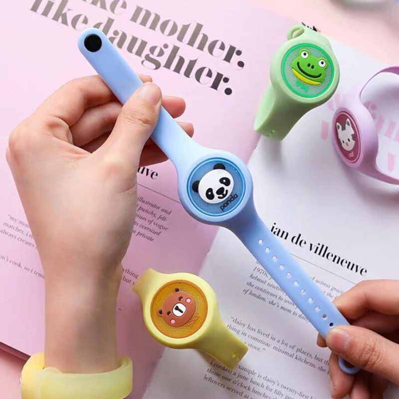 Set 3 Đồng Hồ Đeo Tay Chống Muỗi Có Đèn LED Họa Tiết Hoạt Hình Cho Bé